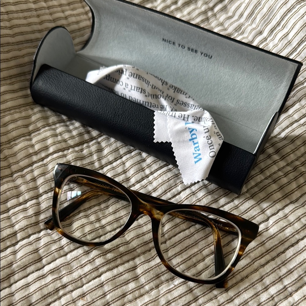 Warby Parker Hallie Glasses with Case